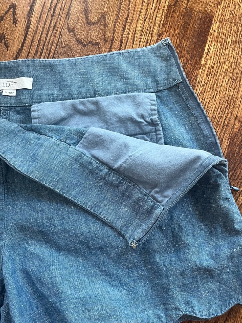 LOFT Chambray Scallop Hem Riviera Shorts Size 8 - Picture 3 of 8